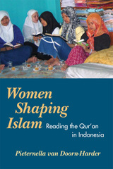 front cover of Women Shaping Islam
