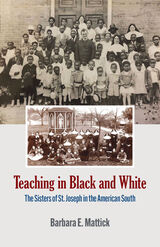 front cover of Teaching in Black and White
