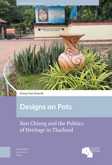 front cover of Designs on Pots